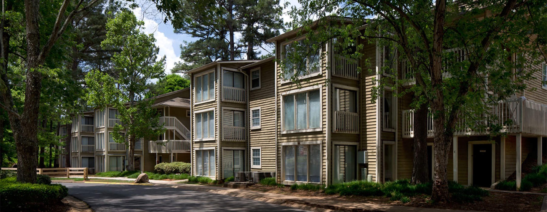 Exterior view of Roswell Creek Apartments